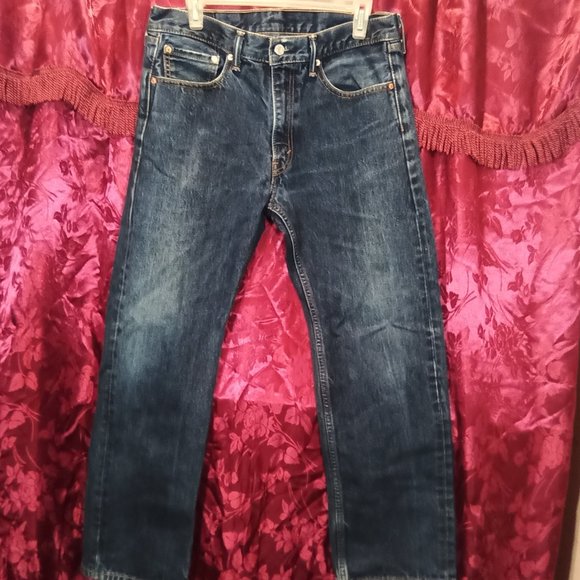 Authentic Levi's - Picture 9 of 9